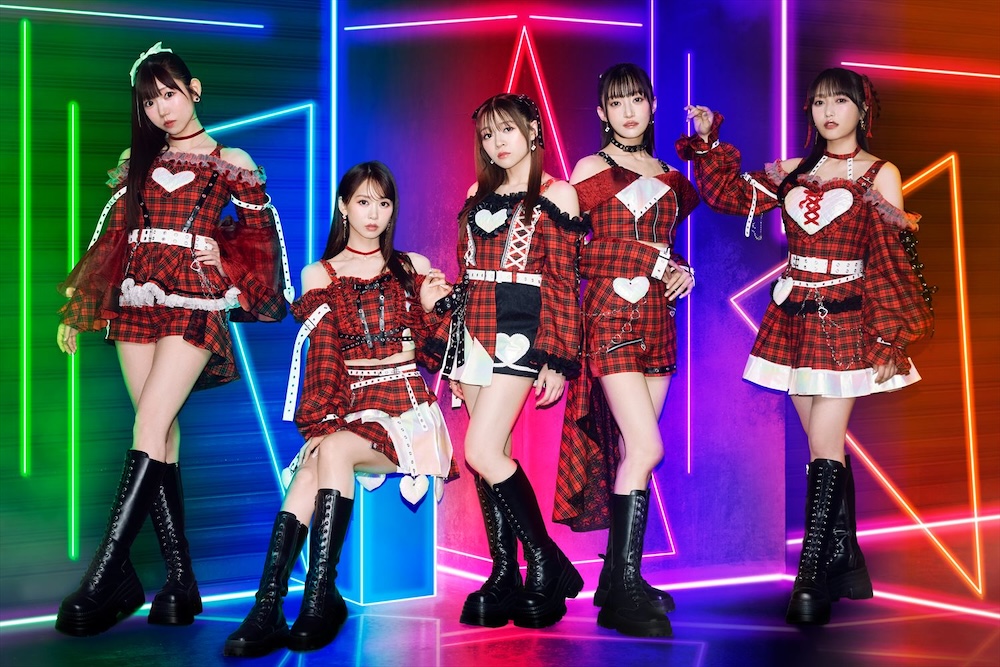 Foto artis grup i☆Ris untuk singel ke-27.