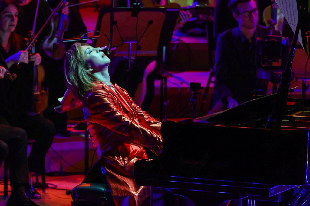 YOSHIKI berkolaborasi dengan vokalis KORN, Jonathan Davis.