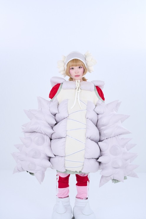 Kyary Pamyu Pamyu dalam visual perayaan 15 tahun karier