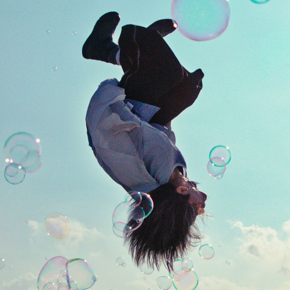 KeNN Rilis Single Terbaru “Silence”, Usung Tema Jatuh Cinta pada Pandangan Pertama