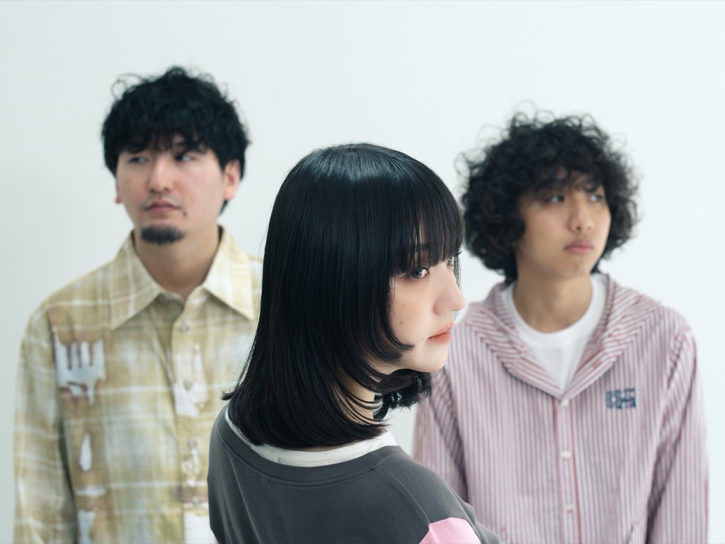 Laura day romance Rilis Single Digital Ganda ‘Sutekisugiru / Subarashiki 1-Nichi’ dan Luncurkan Foto Artis Baru