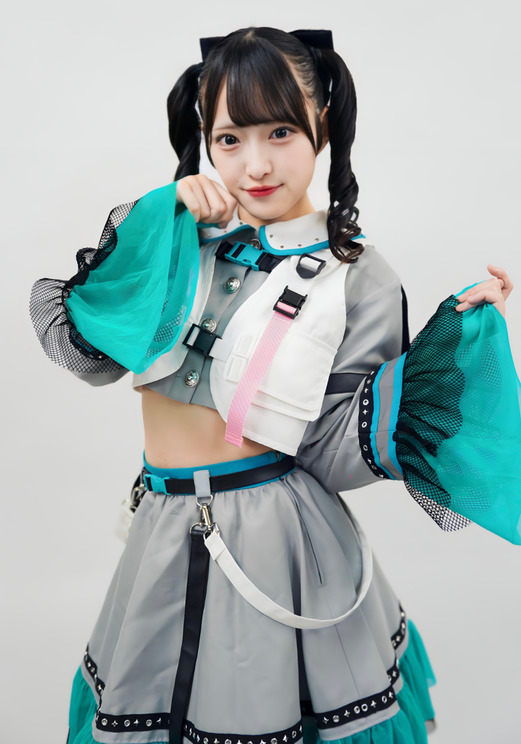 Personel Baru LiVREAL Azusa Miyase