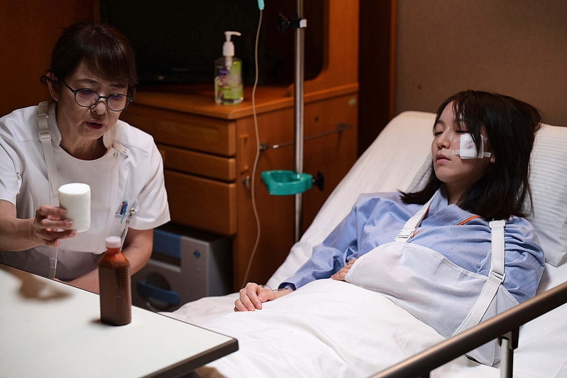 Riho Yoshioka dan Nao Bintangi Film Thriller Shadow Work