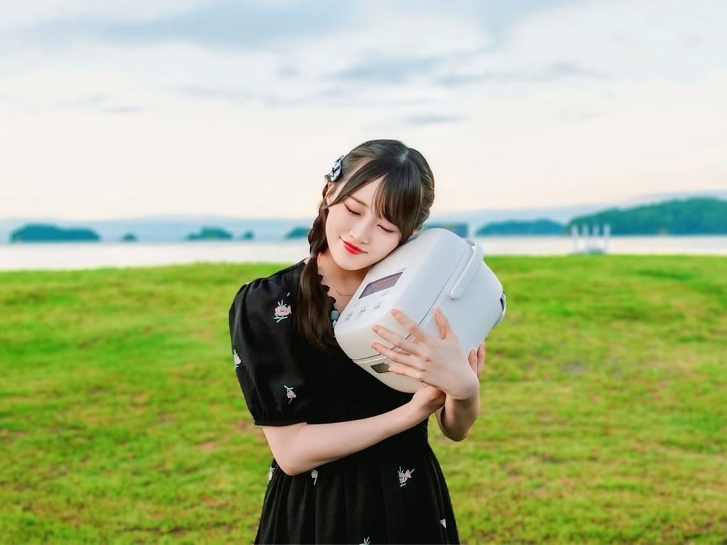 Bawa Penanak Nasi Viral ke Mie, Suzuha Yamane AKB48 Bintangi Program 'Fuwari Ai'